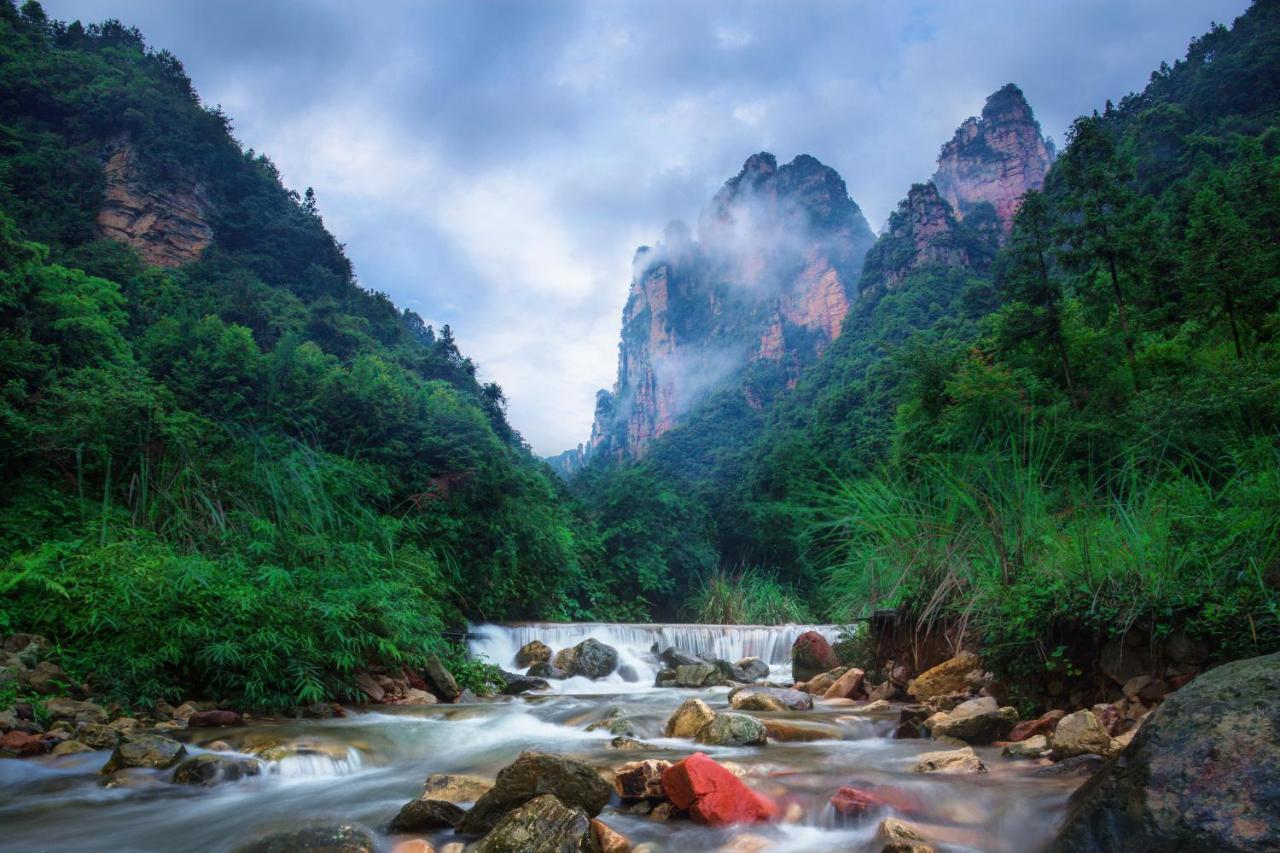 Whispering Mountains Boutique Hotel 張家界市 エクステリア 写真